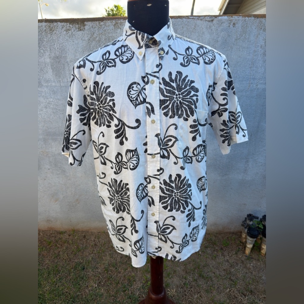 PreOwned Reyn Spooner Classic Fit Hawaiian Print Full Button White/Black Men's L